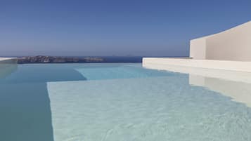 Infinity pool