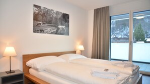 2 bedrooms, iron/ironing board, WiFi (free), bed sheets