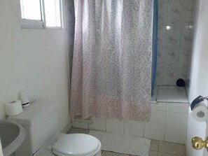 Shower, towels