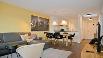 Living area | Flat-screen TV