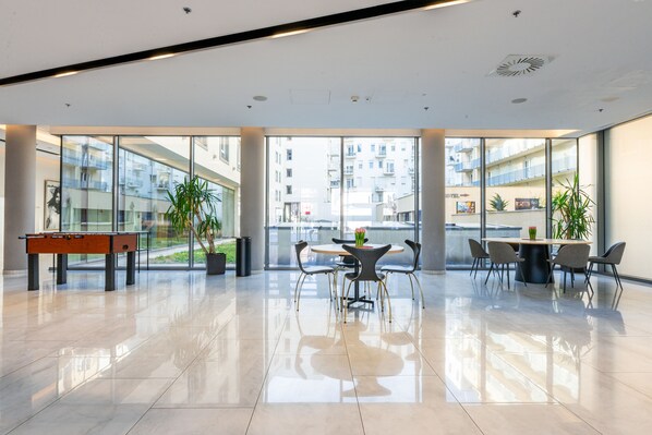 110-cm LCD TV with digital channels, TV - Akeah Verdi Budapest (Budapest)