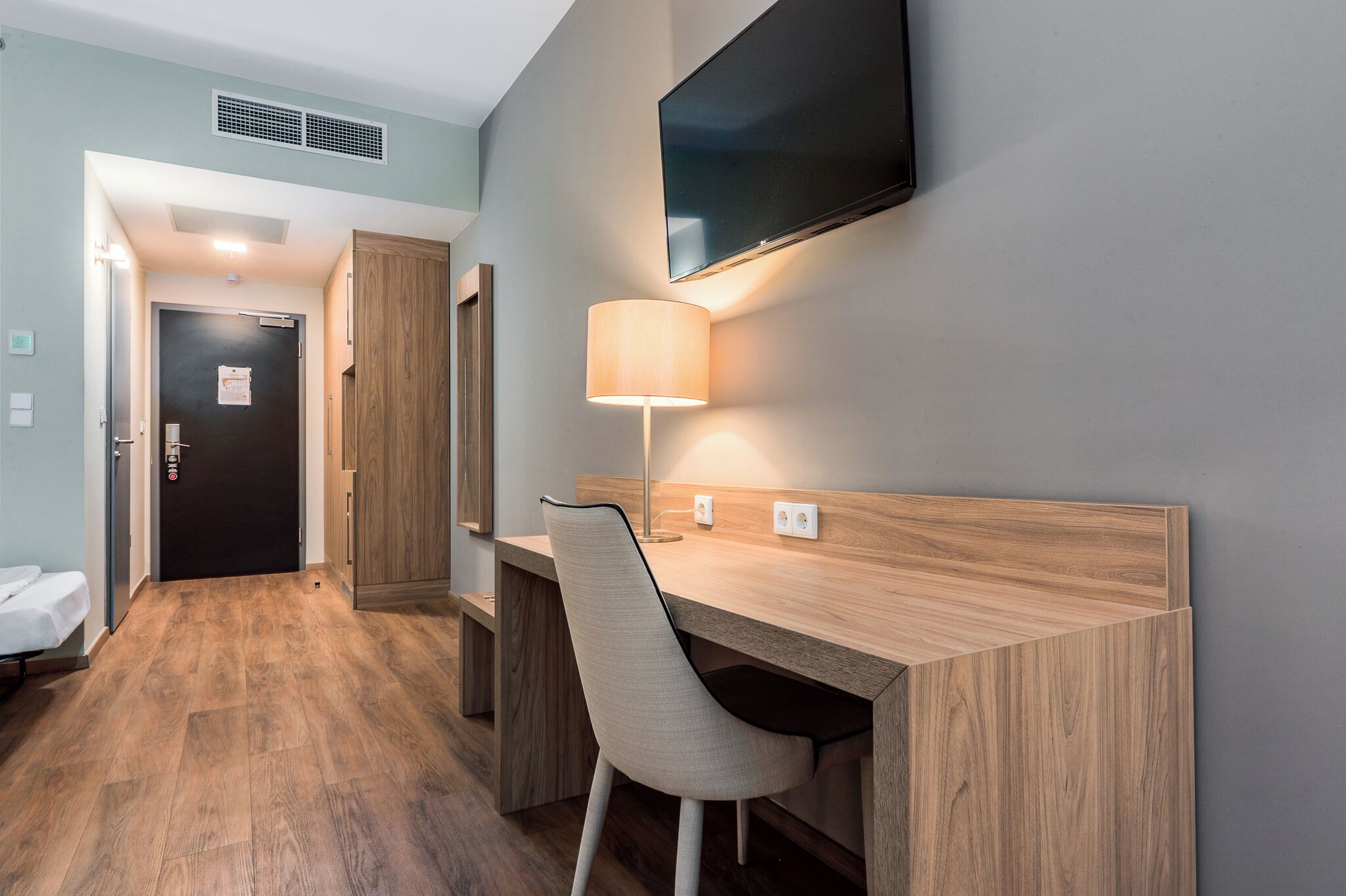 Premium Room | In-room safe, desk, blackout drapes, soundproofing