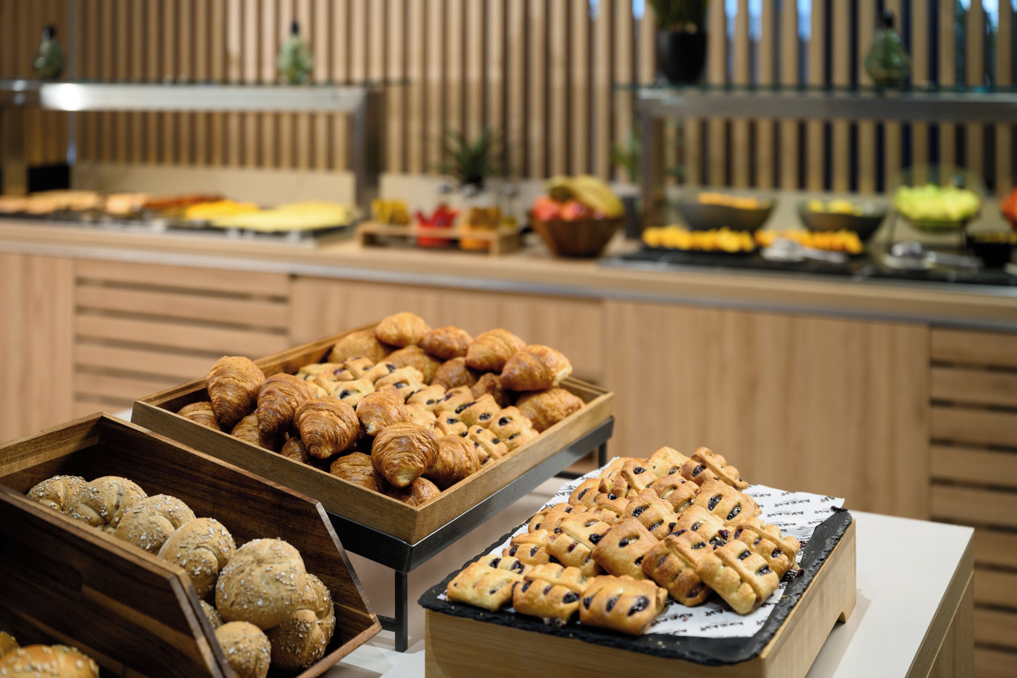 Se ofrece un desayuno bufé (12 EUR por persona)