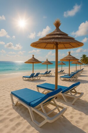 Private beach, white sand, sun-loungers, beach umbrellas - Sousse Pearl Marriott Resort & Spa (Sousse)