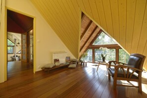 Apartamento (Dans les bois) | 1 dormitorio, ropa de cama de alta calidad, caja fuerte y escritorio