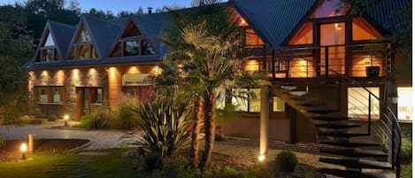 Façade de lâhĂ©bergement - soirĂ©e/nuit