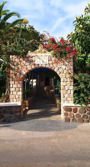 Property entrance - Avra Hotel (Santorini)