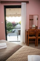 Double or Twin Room | Balcony