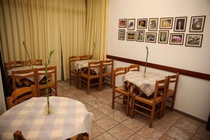 Food and drink - Hotel Anixis (Lamia)