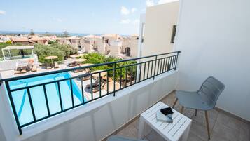 Classic Room, 1 Bedroom, Non Smoking, Pool View | View from room