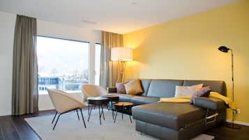 Living area | Flat-screen TV
