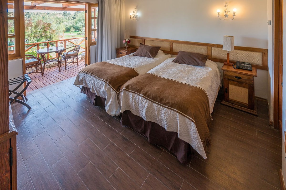 Standard-Doppelzimmer, 2 Einzelbetten, eigenes Bad | 1 Schlafzimmer, hochwertige Bettwaren, Minibar, Zimmersafe