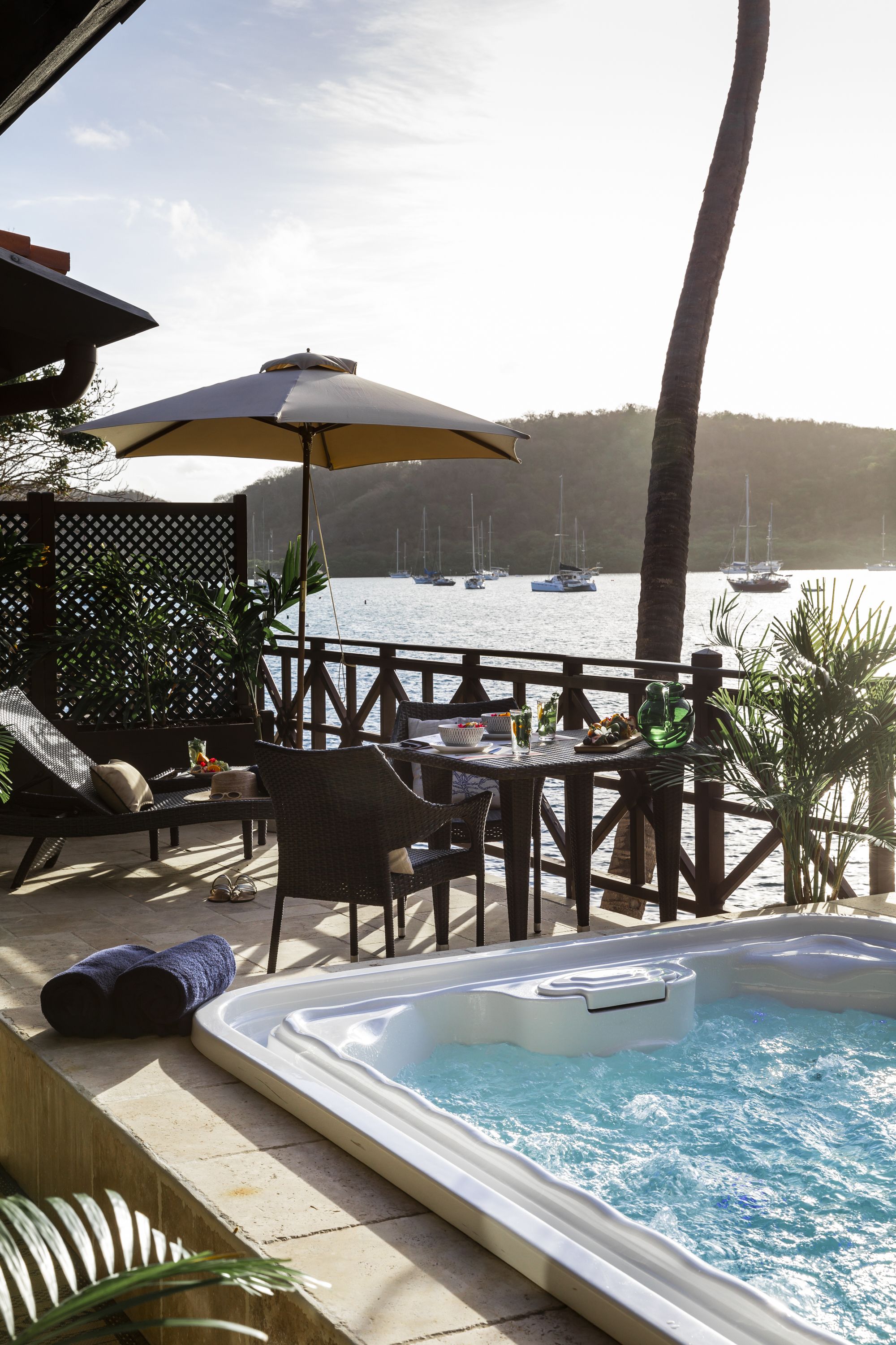 豪華套房, 1 張特大雙人床, 海景, 海濱 | 陽台景觀