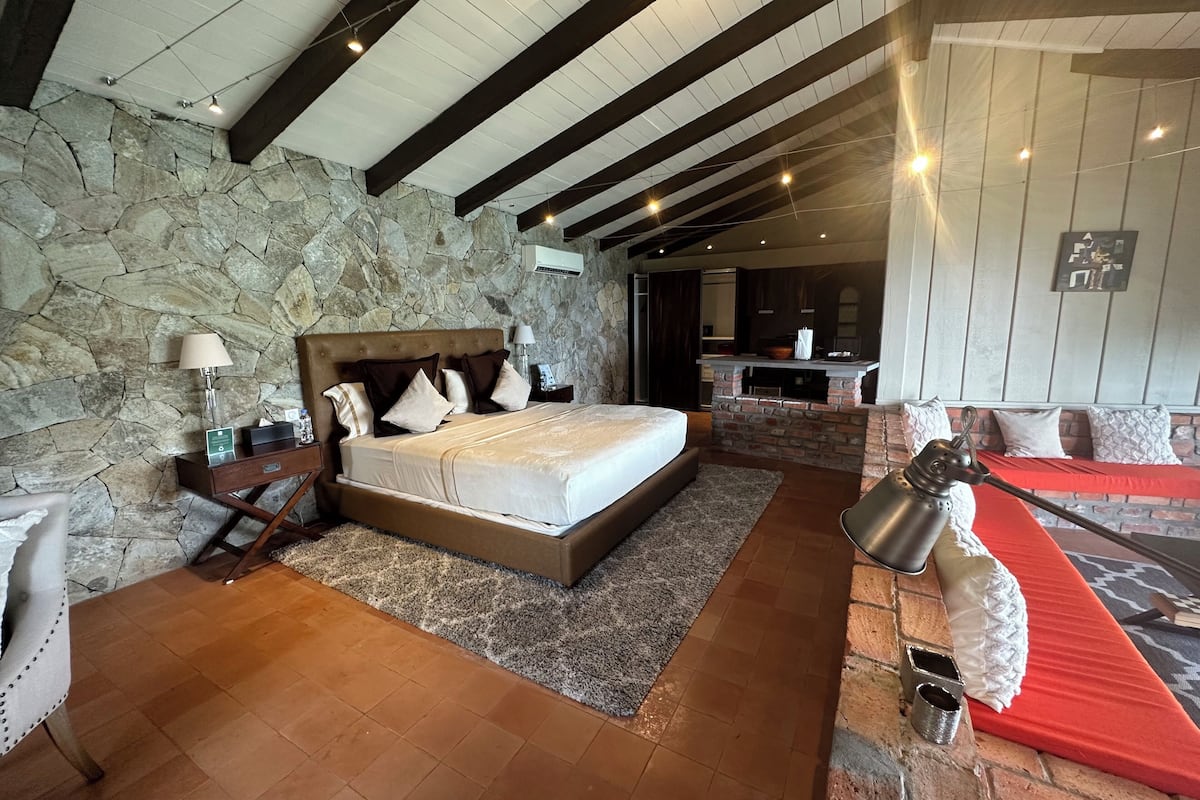 superior studio | living area | 42-inch flat-screen tv with cable channels, tv