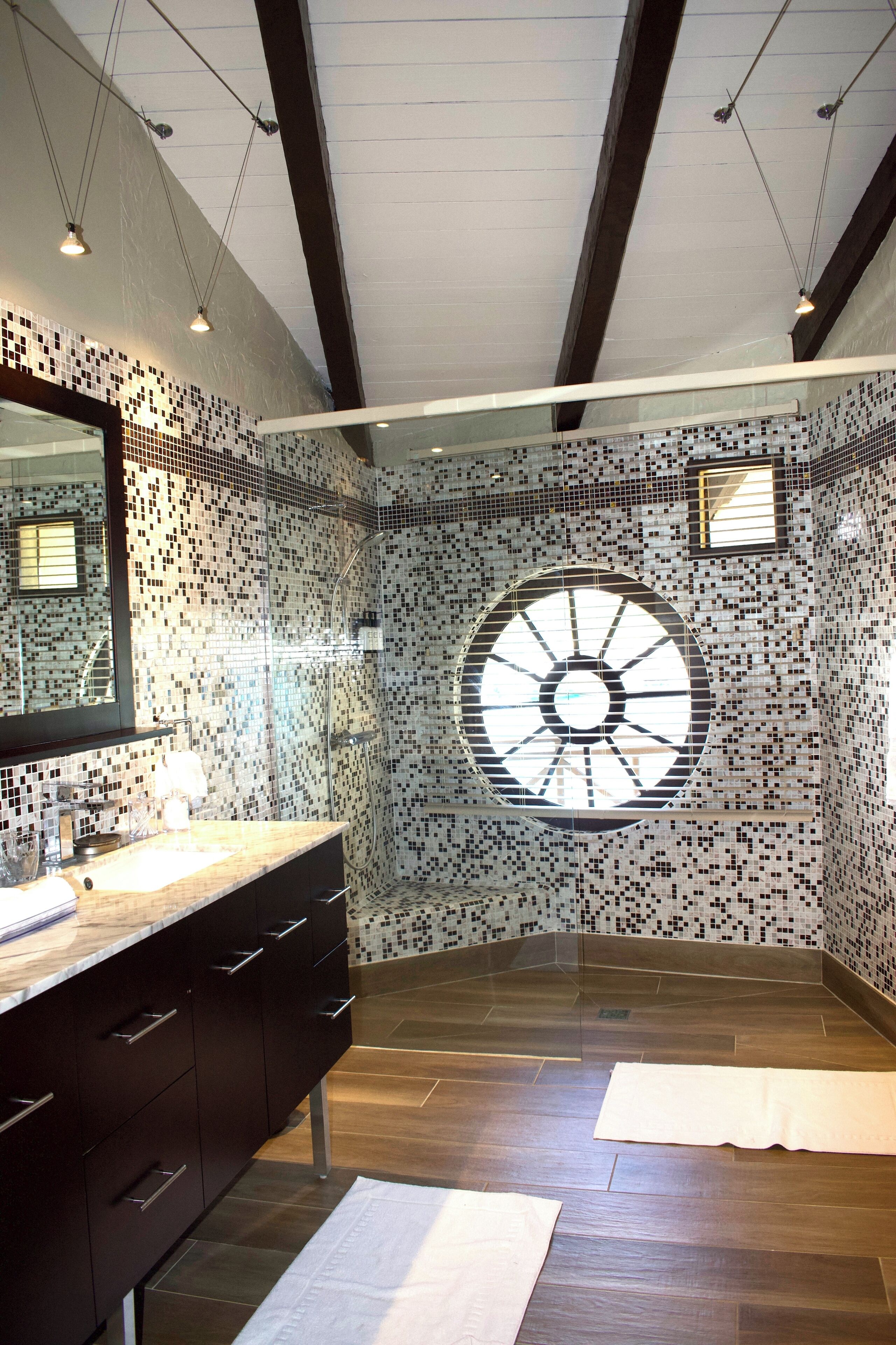 standard studio | bathroom | shower, free toiletries, hair dryer, towels