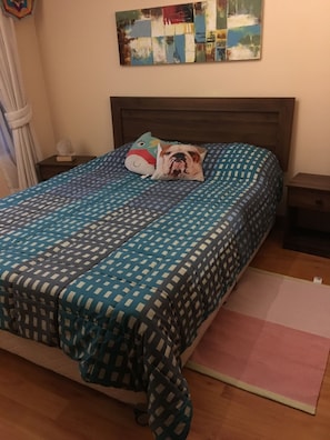 مكتب ومكواة/لوح كي وواي فاي مجانًا