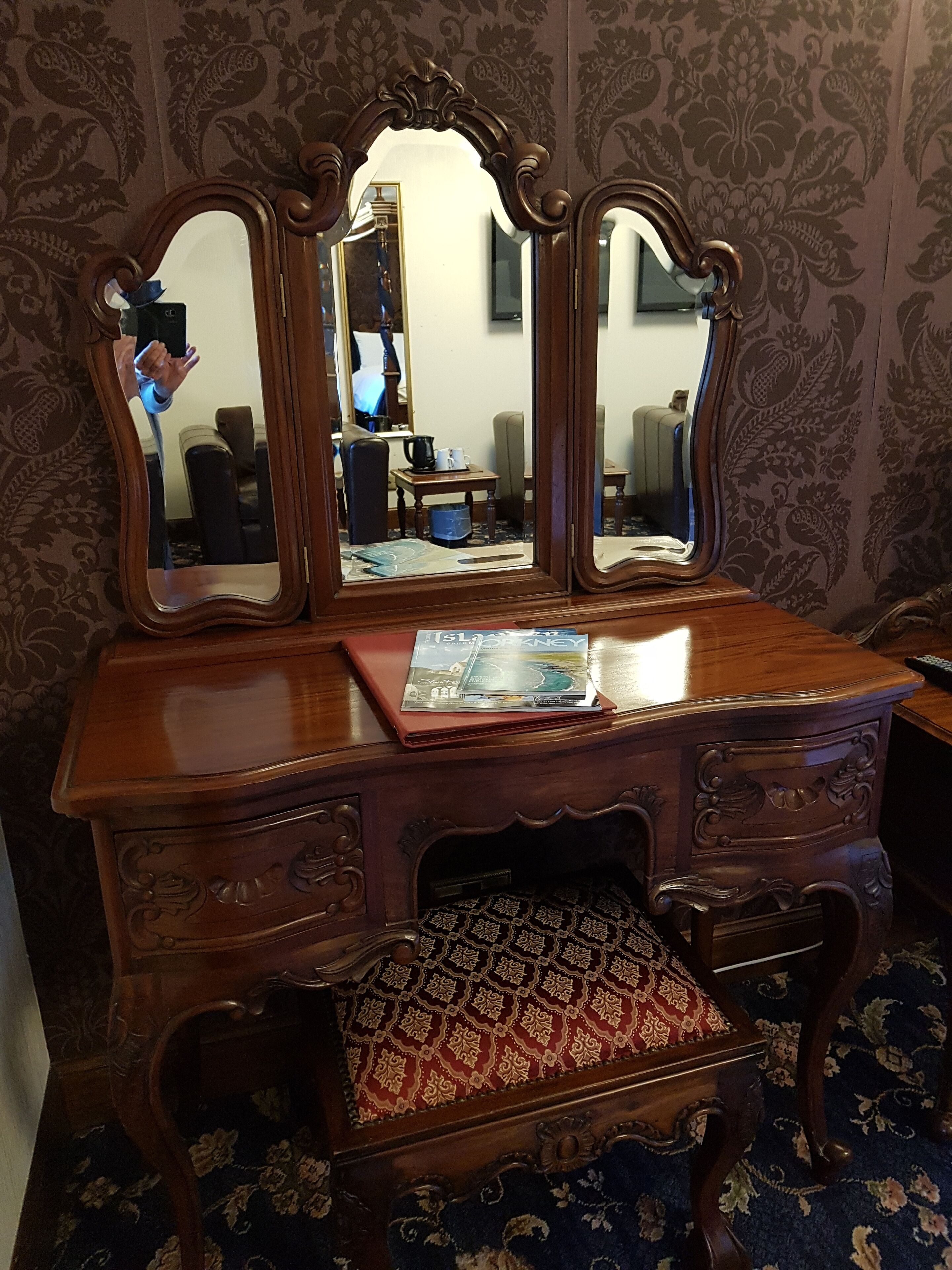 مكتب ومكواة/لوح كي وواي فاي مجانًا وملاءات أسرّة