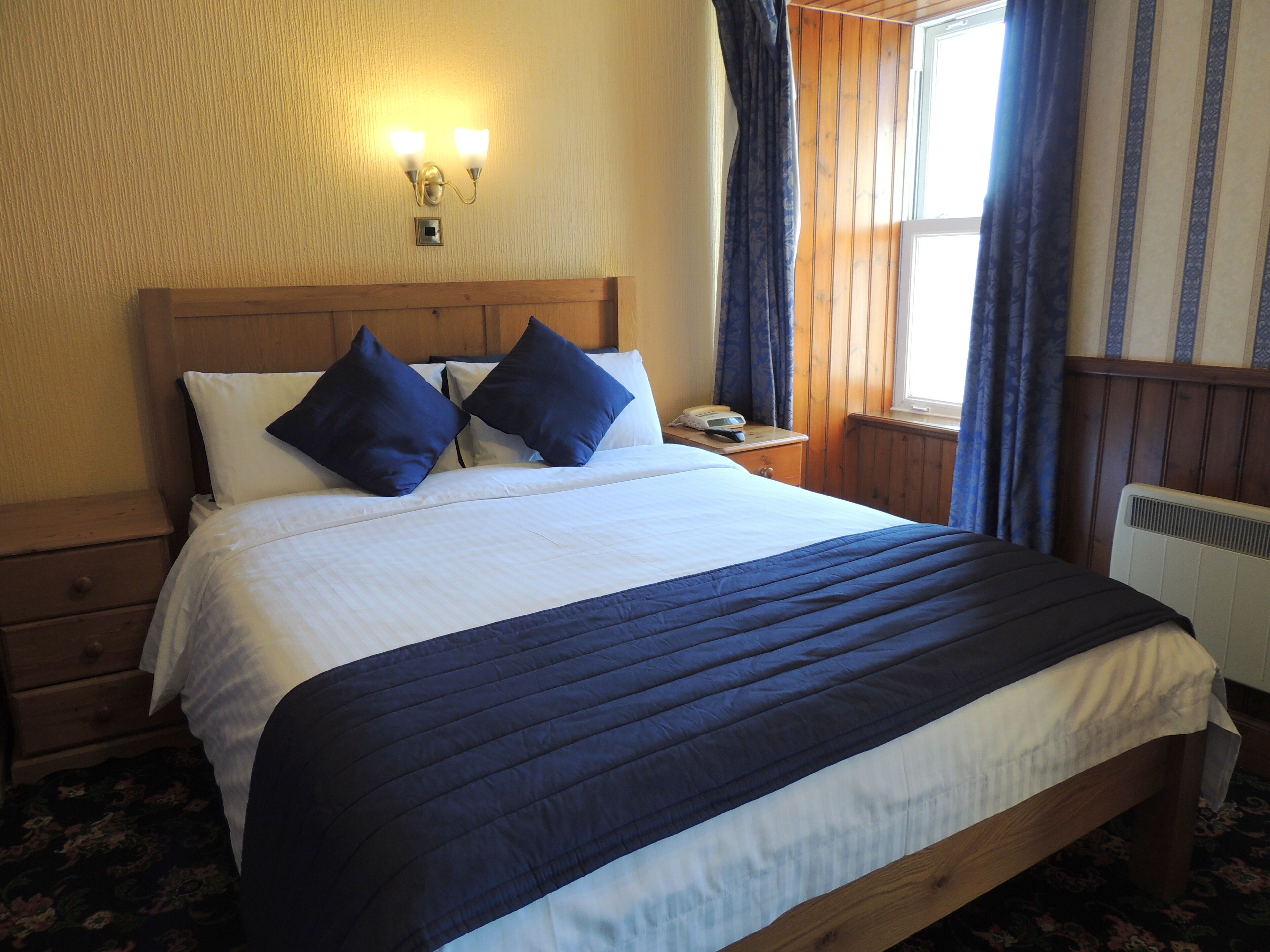 standard double room | 1 bedroom, desk, iron/ironing board, free wifi