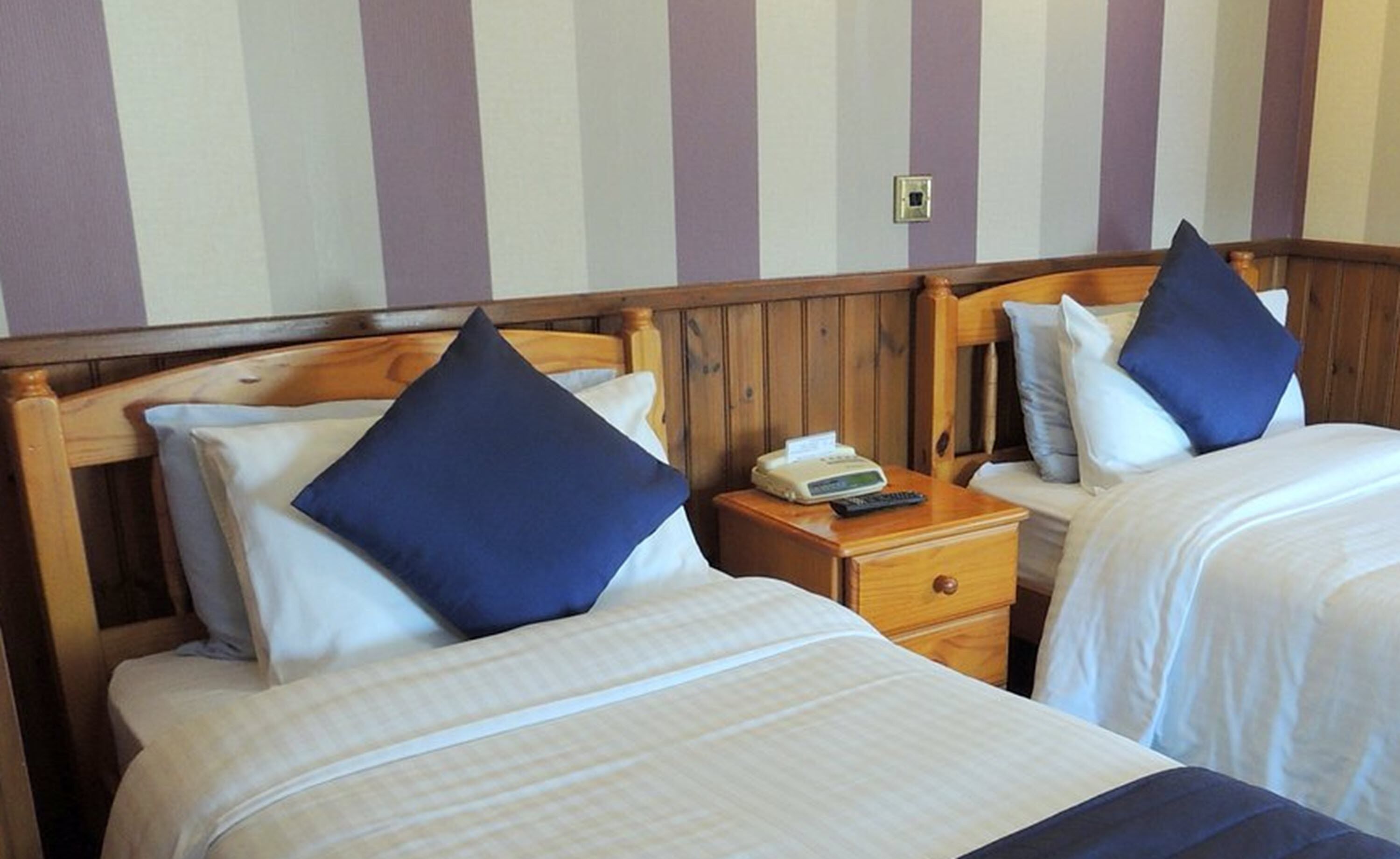 twin room | 1 bedroom, desk, iron/ironing board, free wifi