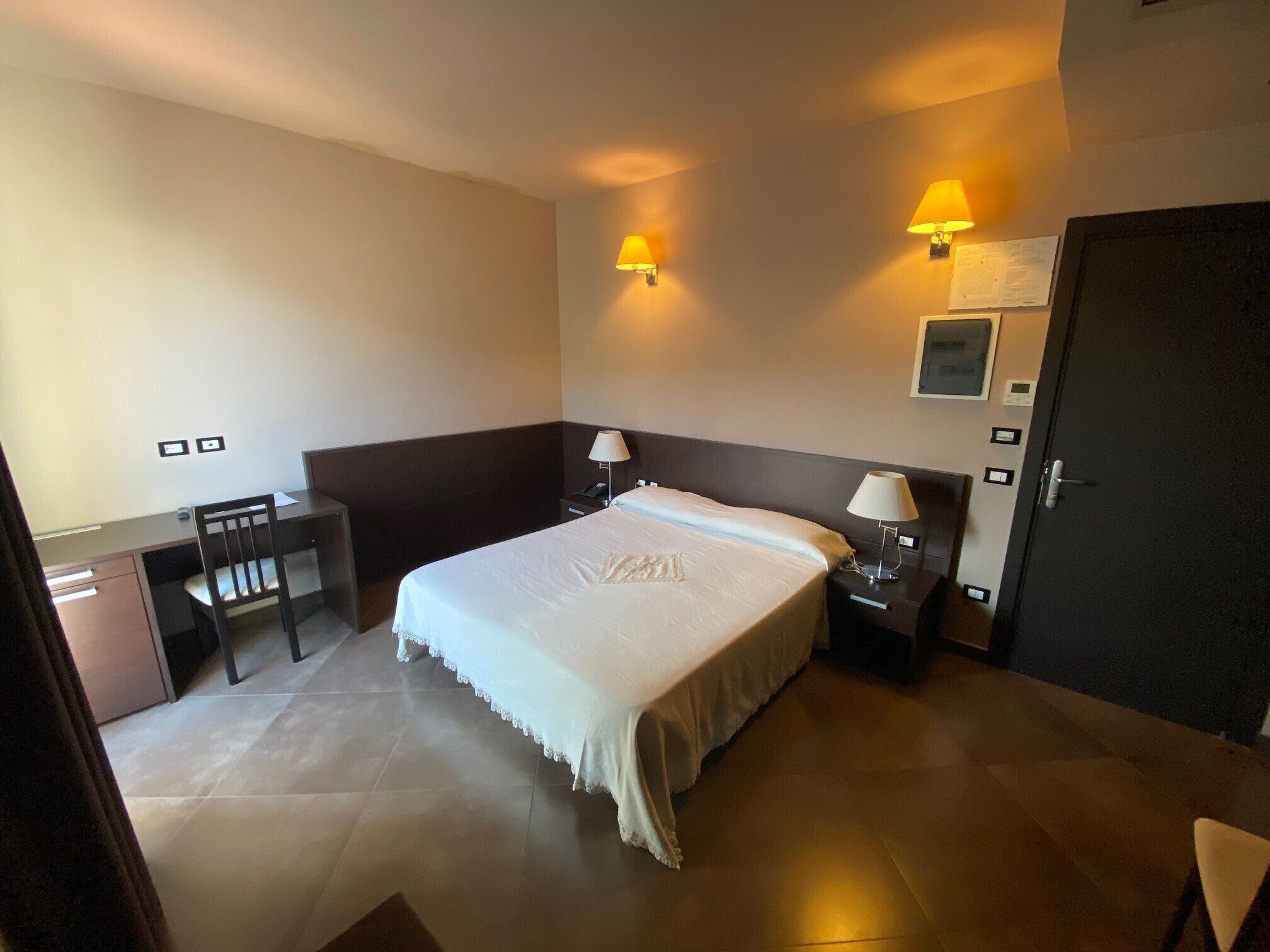 double or twin room | minibar, desk, soundproofing, free wifi