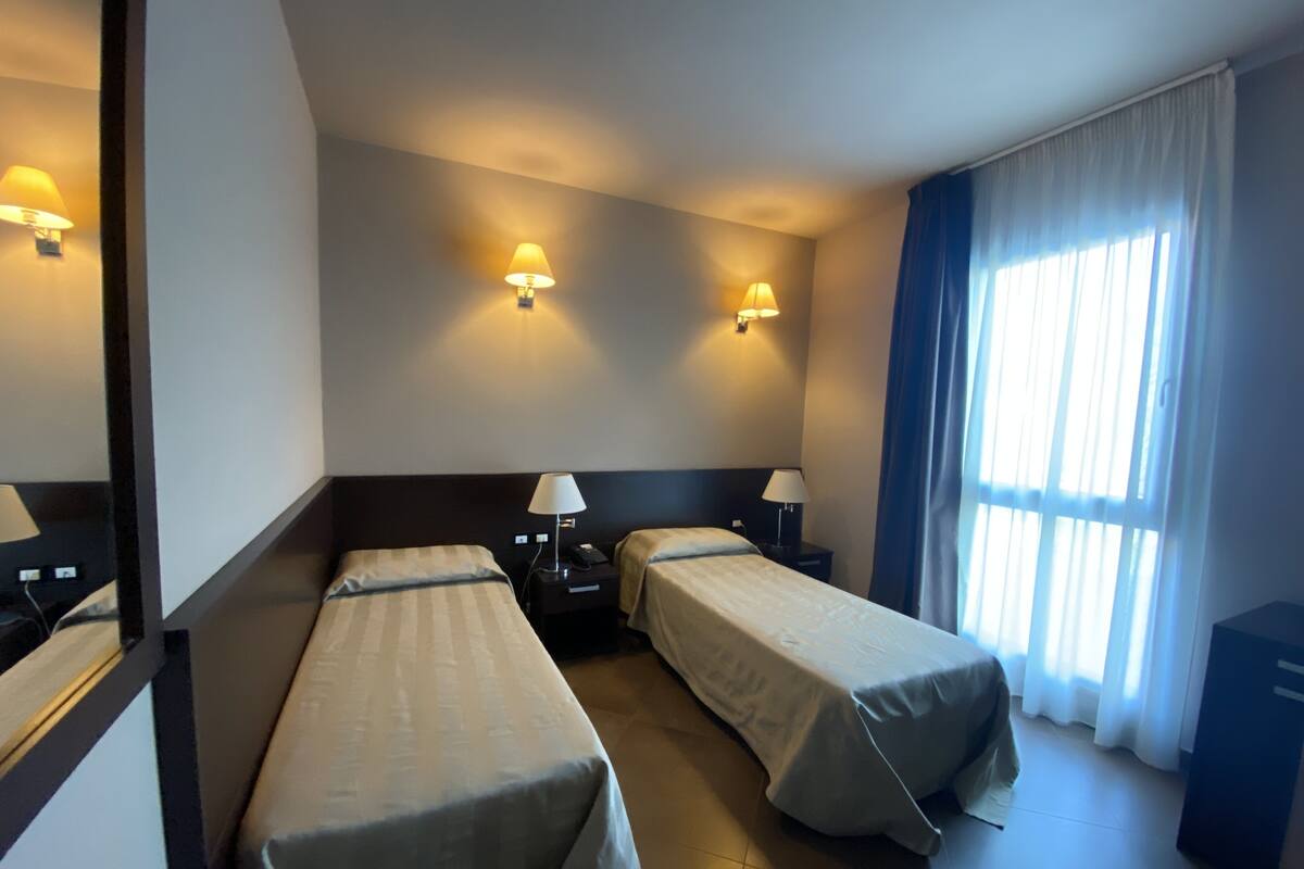 double or twin room | minibar, desk, soundproofing, free wifi