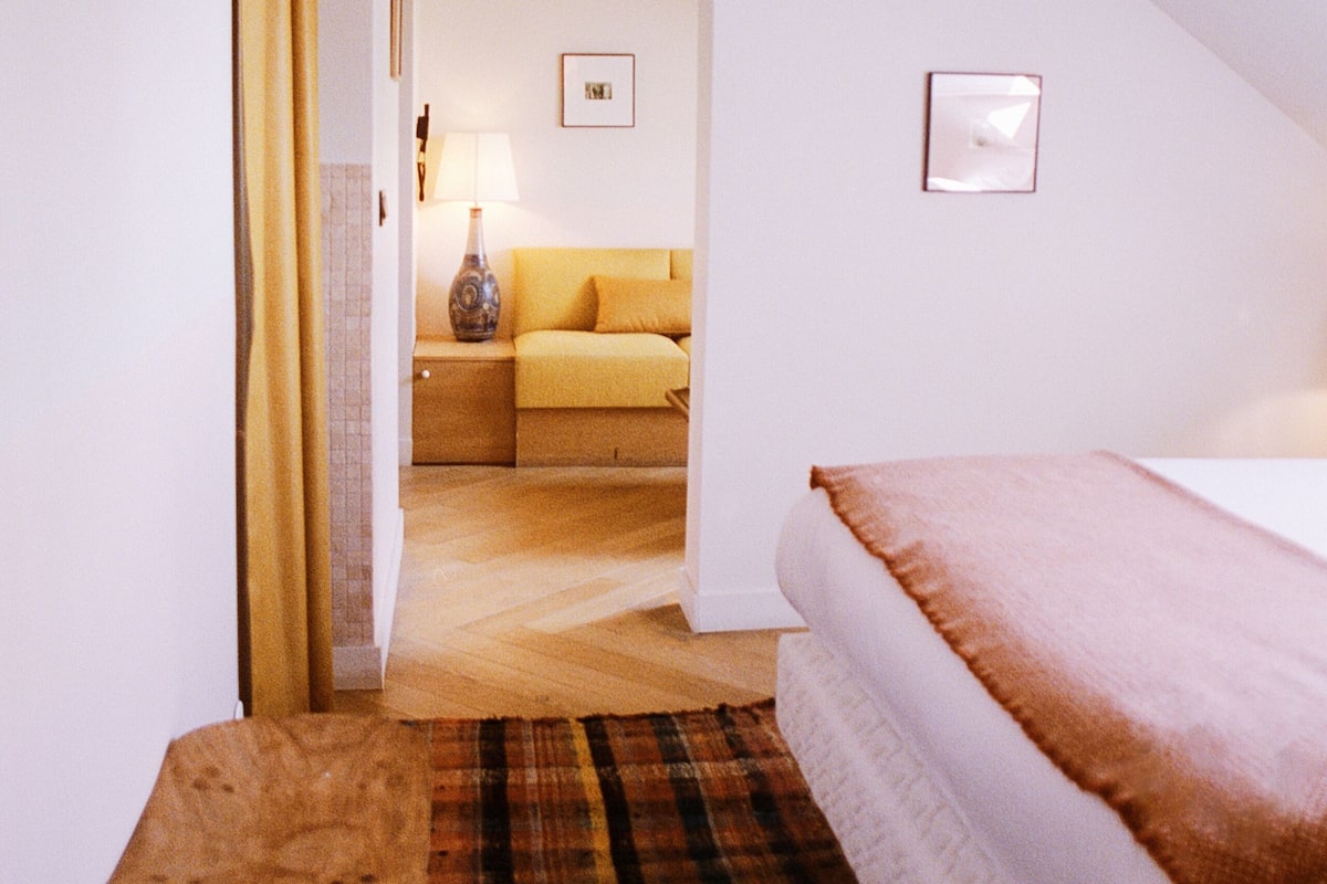 Suite | In-room safe, desk, blackout curtains, soundproofing
