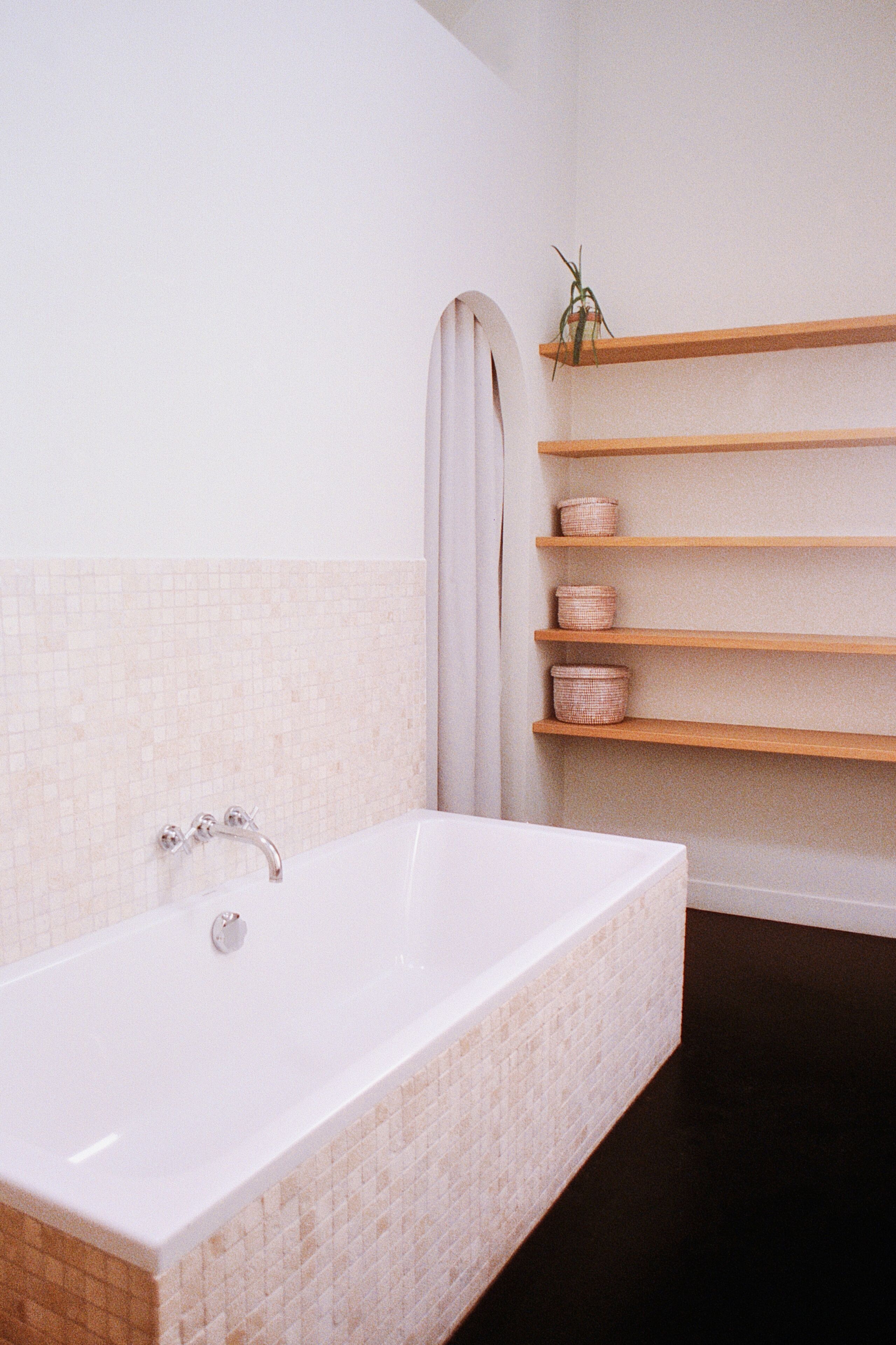suite | bathroom | shower, free toiletries, hair dryer, towels