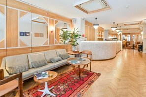 Reception - Hôtel Habituel (Paris)