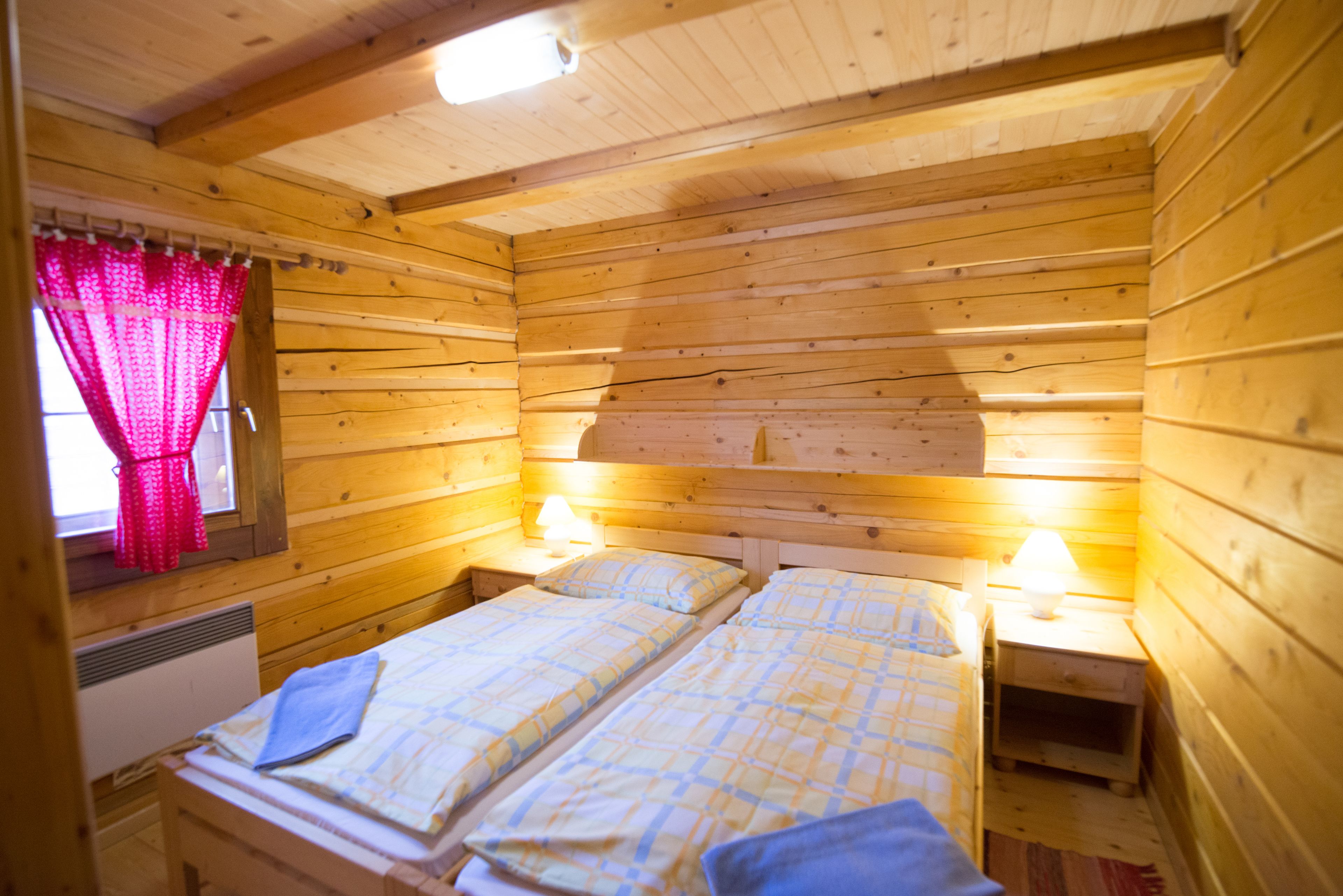 传统小屋, 2 间卧室, 壁炉, 山景 | 2 多间卧室、免费婴儿床、折叠床/加床（额外收费）、床单