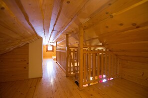 Traditional Μικρό Σπίτι, 2 Υπνοδωμάτια, Τζάκι, Θέα στο Λόφο | 2 υπνοδωμάτια, δωρεάν κούνιες/κρεβατάκια μωρού 