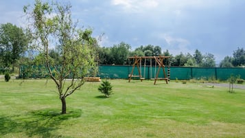Área de juegos infantiles al aire libre