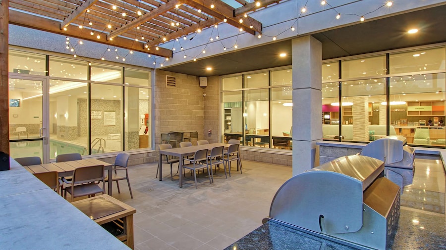 Home2 Suites by Hilton Montreal Dorval