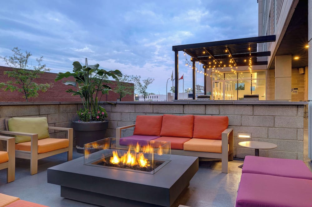 Home2 Suites by Hilton Montreal Dorval