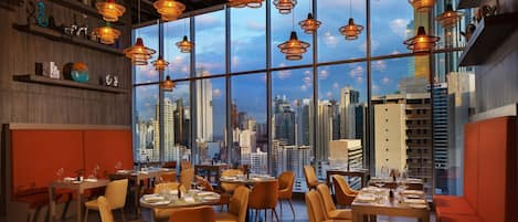 2 Restaurants, lokale Küche