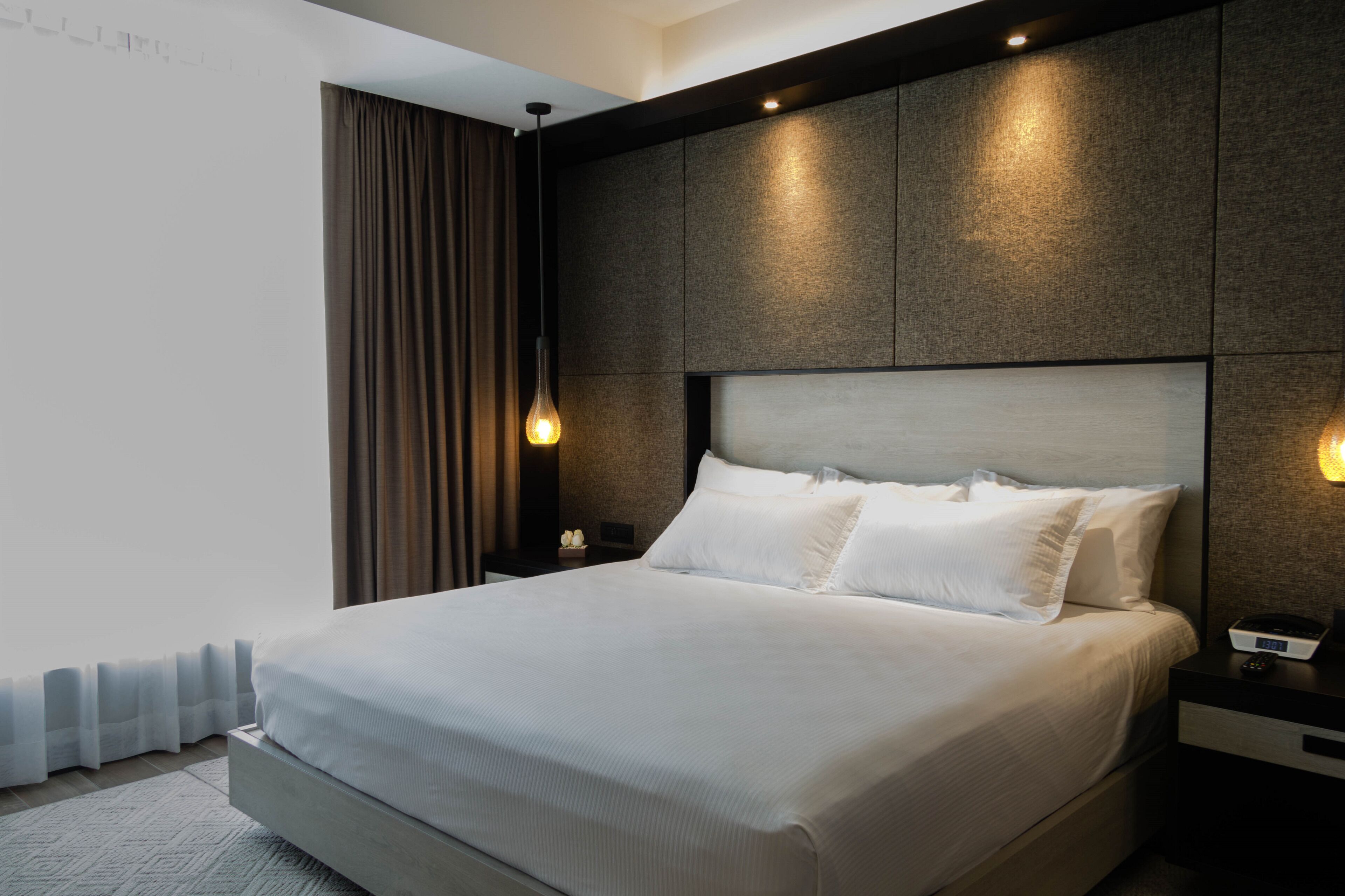 Deluxe Room, 1 King Bed, Mountain View | Mountain view