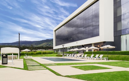 Property grounds. Eb hotel By Eurobuilding Quito Airport