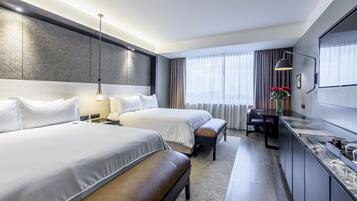 Habitación Deluxe doble, 2 camas de matrimonio, vistas a la montaña | 1 dormitorio, sábanas de algodón egipcio, ropa de cama de alta calidad