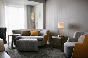 Televisión de pantalla plana, películas con cargo