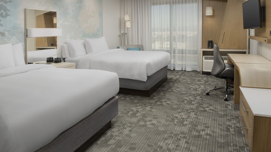 Courtyard by Marriott Albion