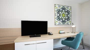 Ropa de cama hipoalergénica, escritorio, cortinas opacas