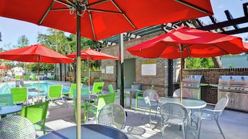 Açık yüzme havuzu