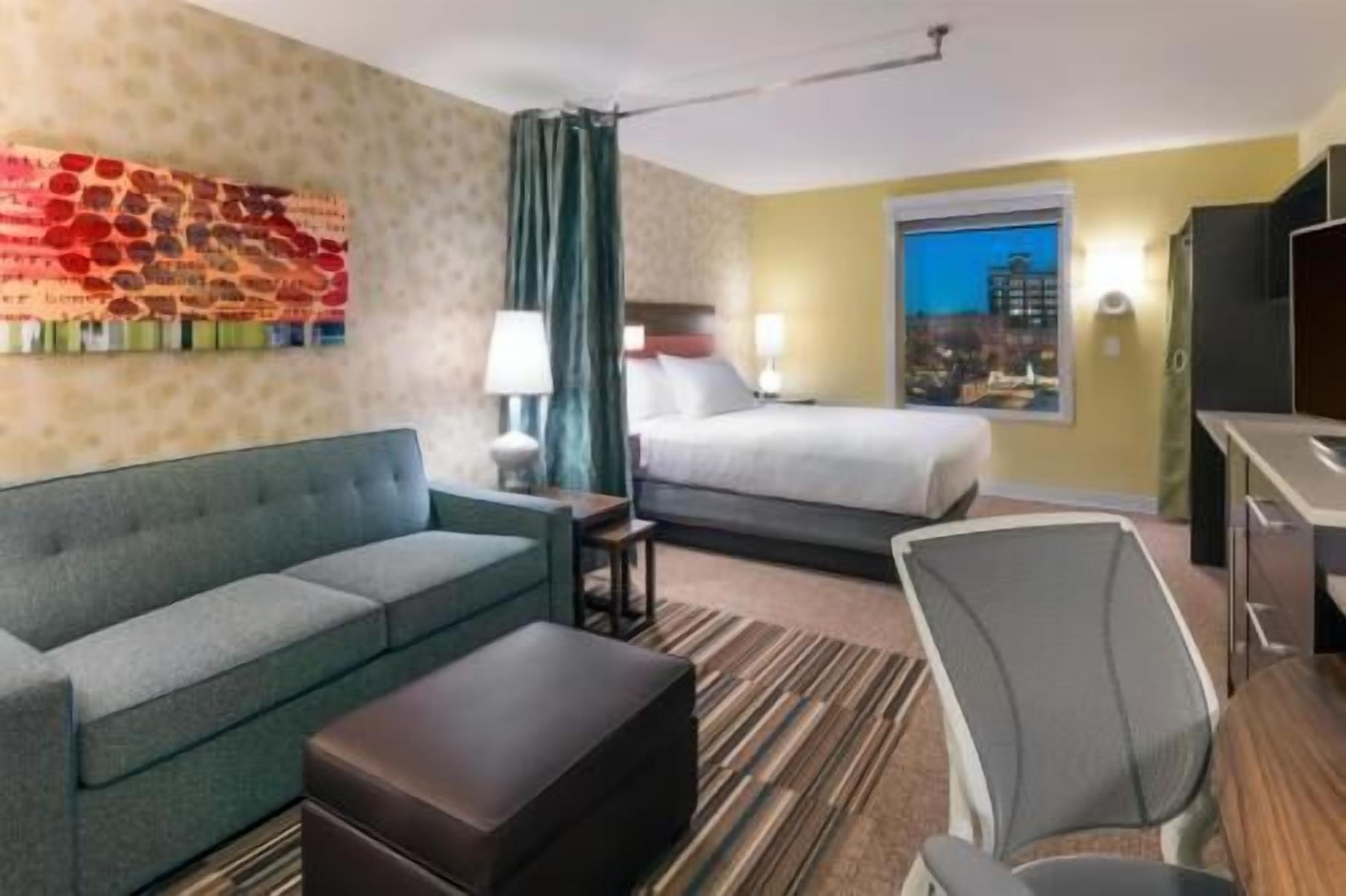 Premium bedding, in-room safe, free cribs/infant beds, free WiFi