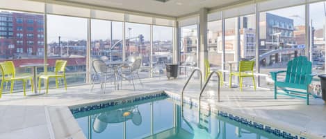 Indoor pool, pool loungers