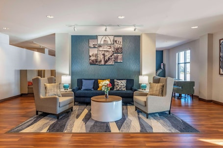 Lobby. Comfort Inn St. Louis Airport