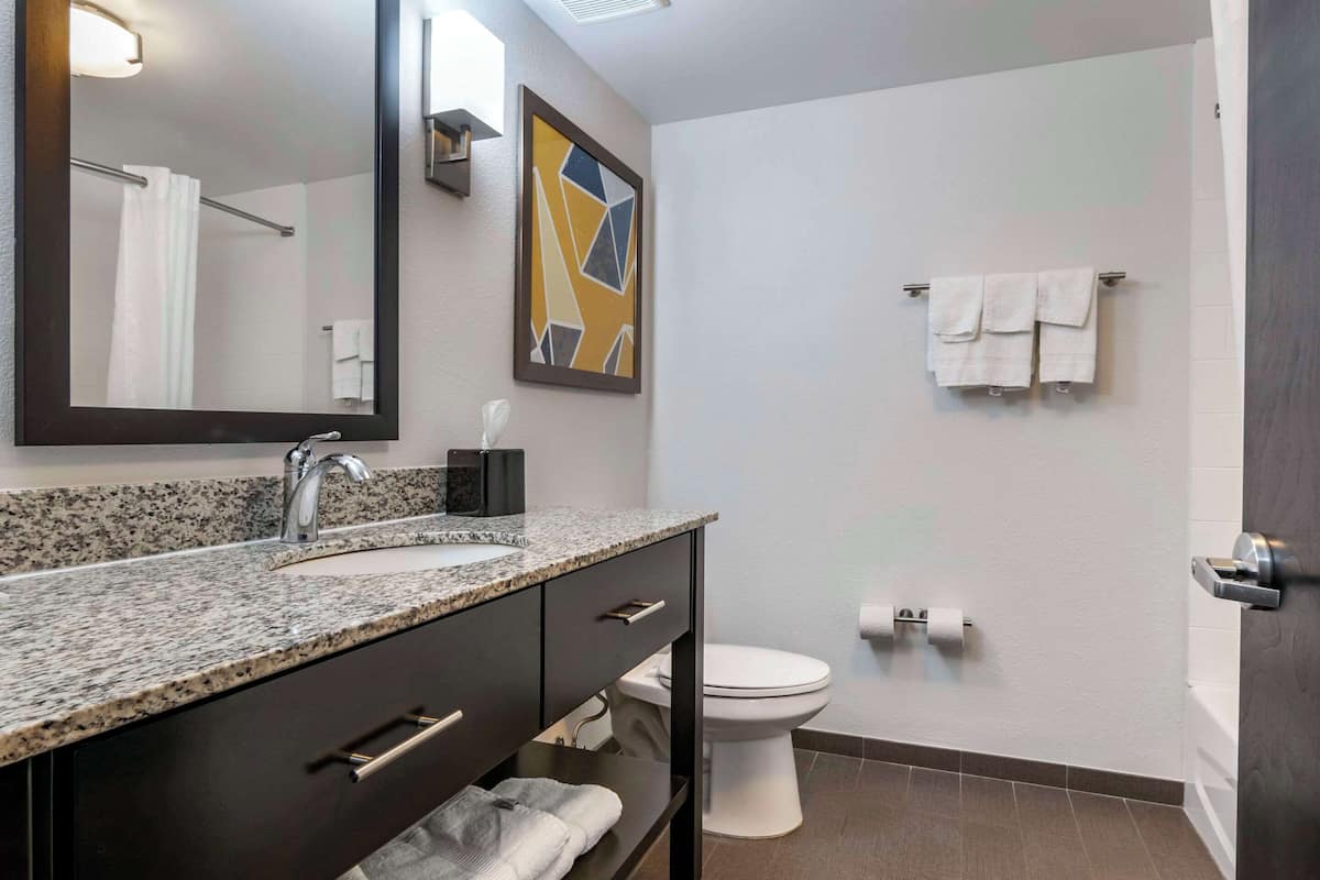 desk, iron/ironing board, cots/infant beds, free wifi