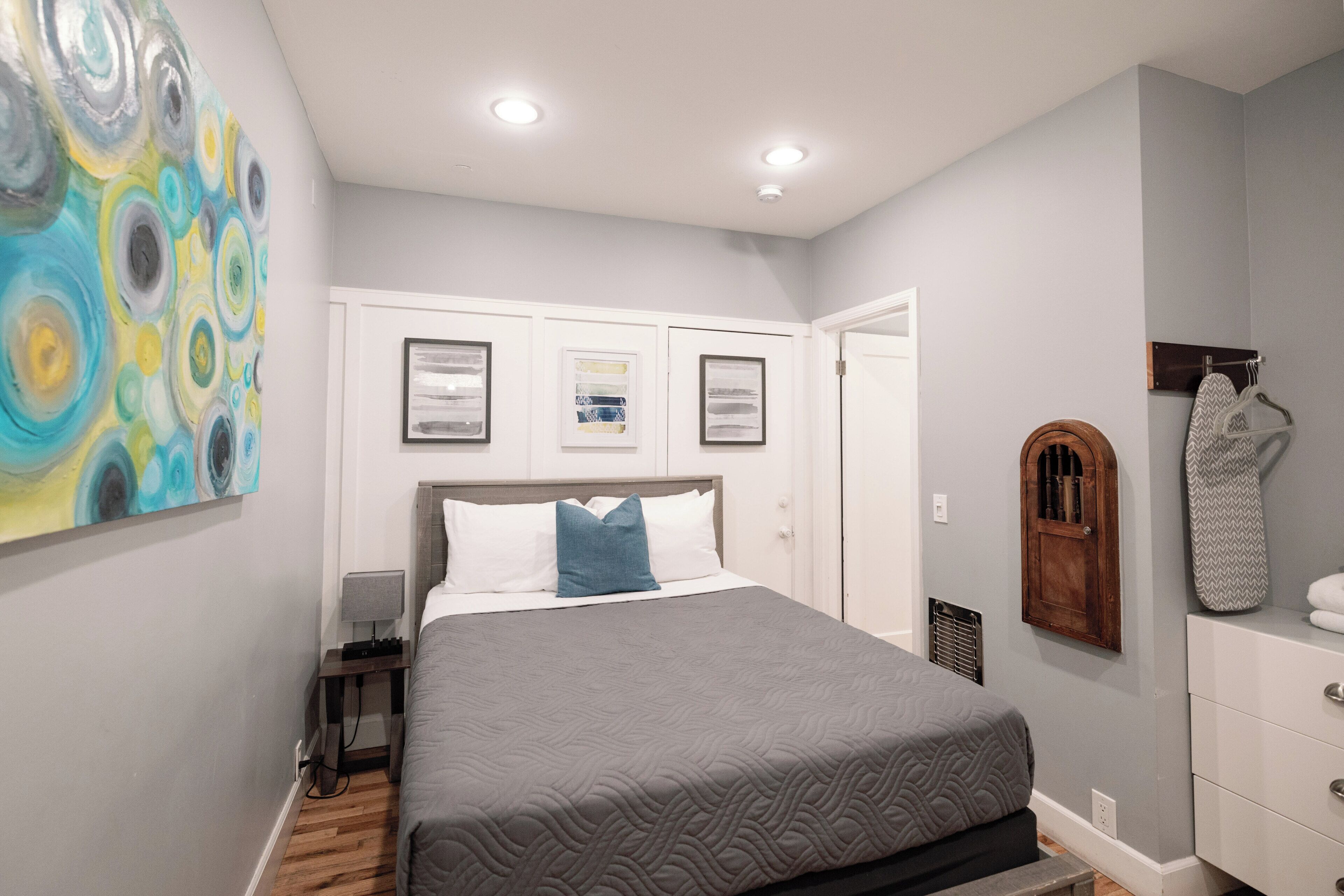 Shoreline 1-Bedroom Suite | Premium bedding, down comforters, memory foam beds, desk