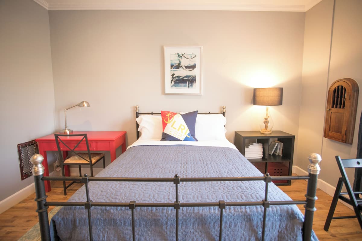 Ropa de cama de alta calidad, cubrecamas y colchones con efecto memoria