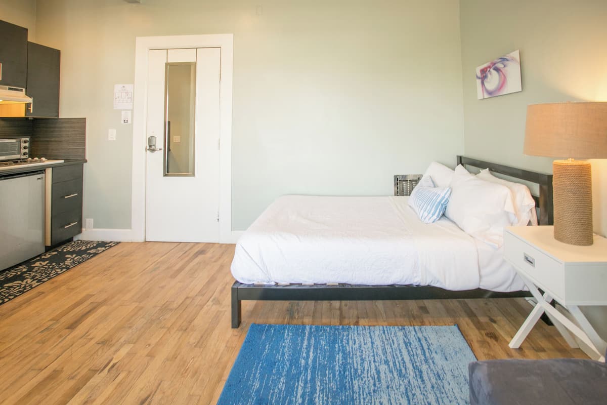 Ropa de cama de alta calidad, cubrecamas y colchones con efecto memoria