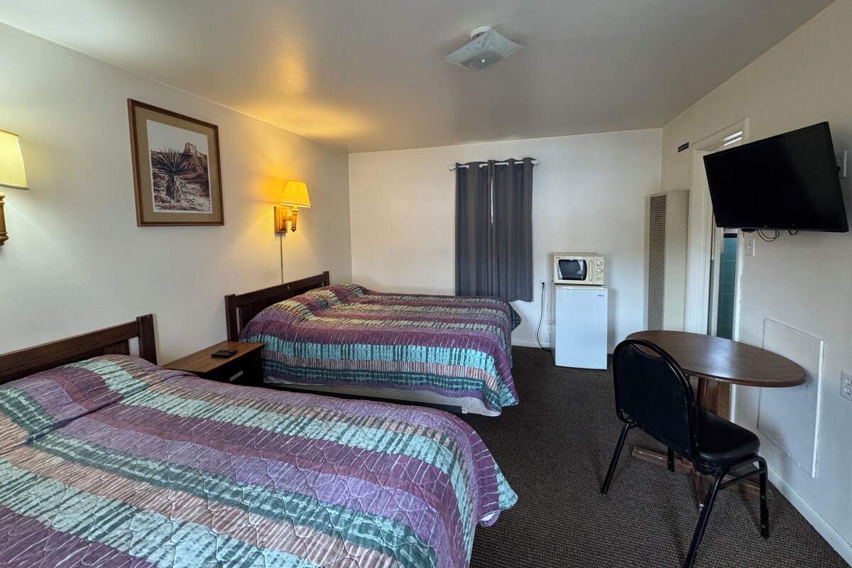 Room, 2 Queen Beds, Non Smoking | Desk, WiFi (free), bed sheets