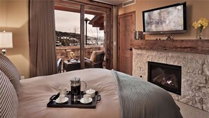 Condo, 4 Bedrooms (4.5 Bath - Snowline Ridge - 307) | Iron/ironing board, cots/infant beds, free WiFi